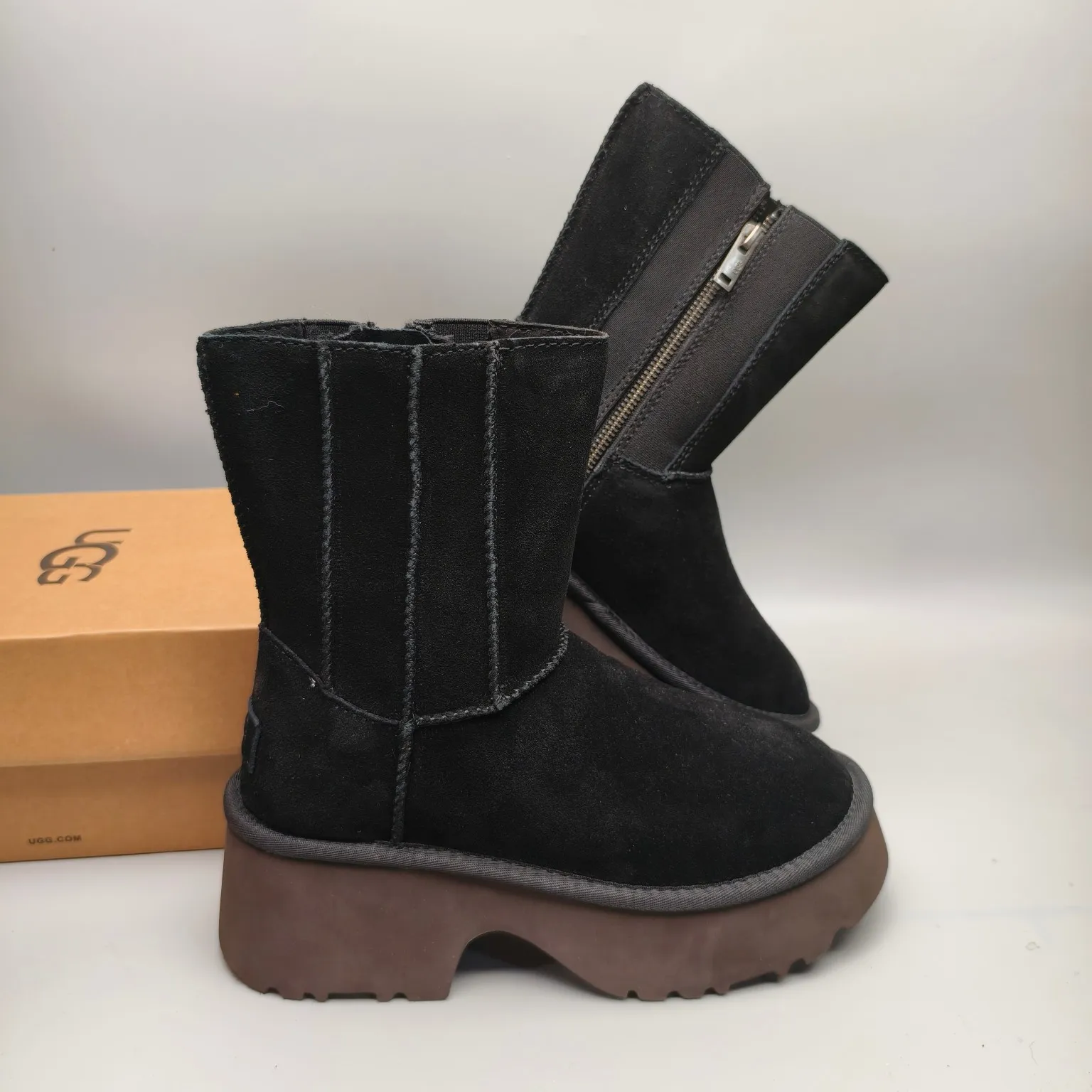 💰600 UGG sheepskin all-in-one snow boots 8313 Thick sole wedge casual women's boots Color: maroon black walnut Matching size: 35-40